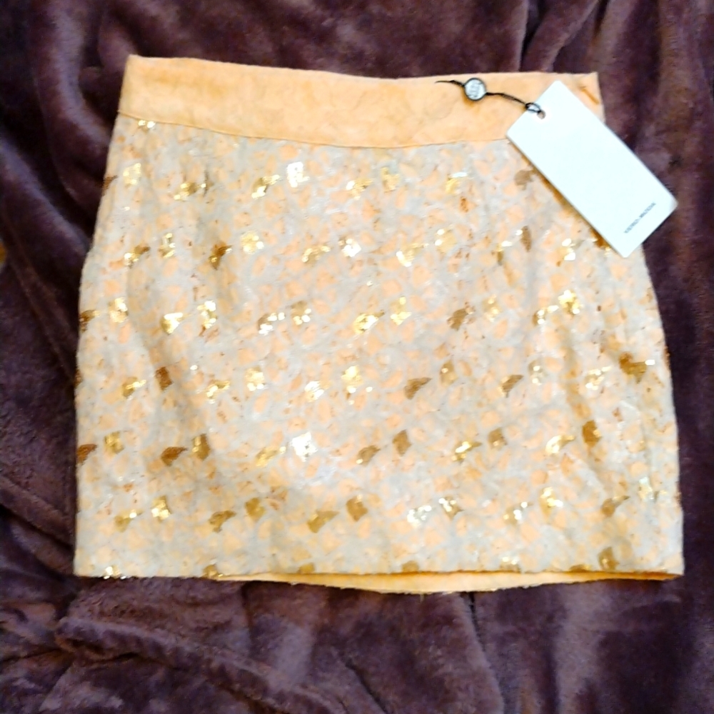 NWT 4/$20 Vero Moda peach lace & sequined short skirt-4/6